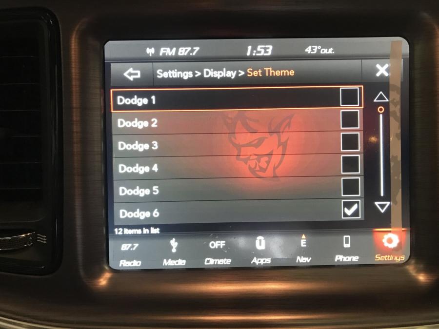 Детали интерьера Dodge Challenger SRT Demon (LC) 2018 года  (фото 80 из 162)